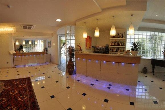 Hotel Haus Charlotte San Benedetto del Tronto Eksteriør billede
