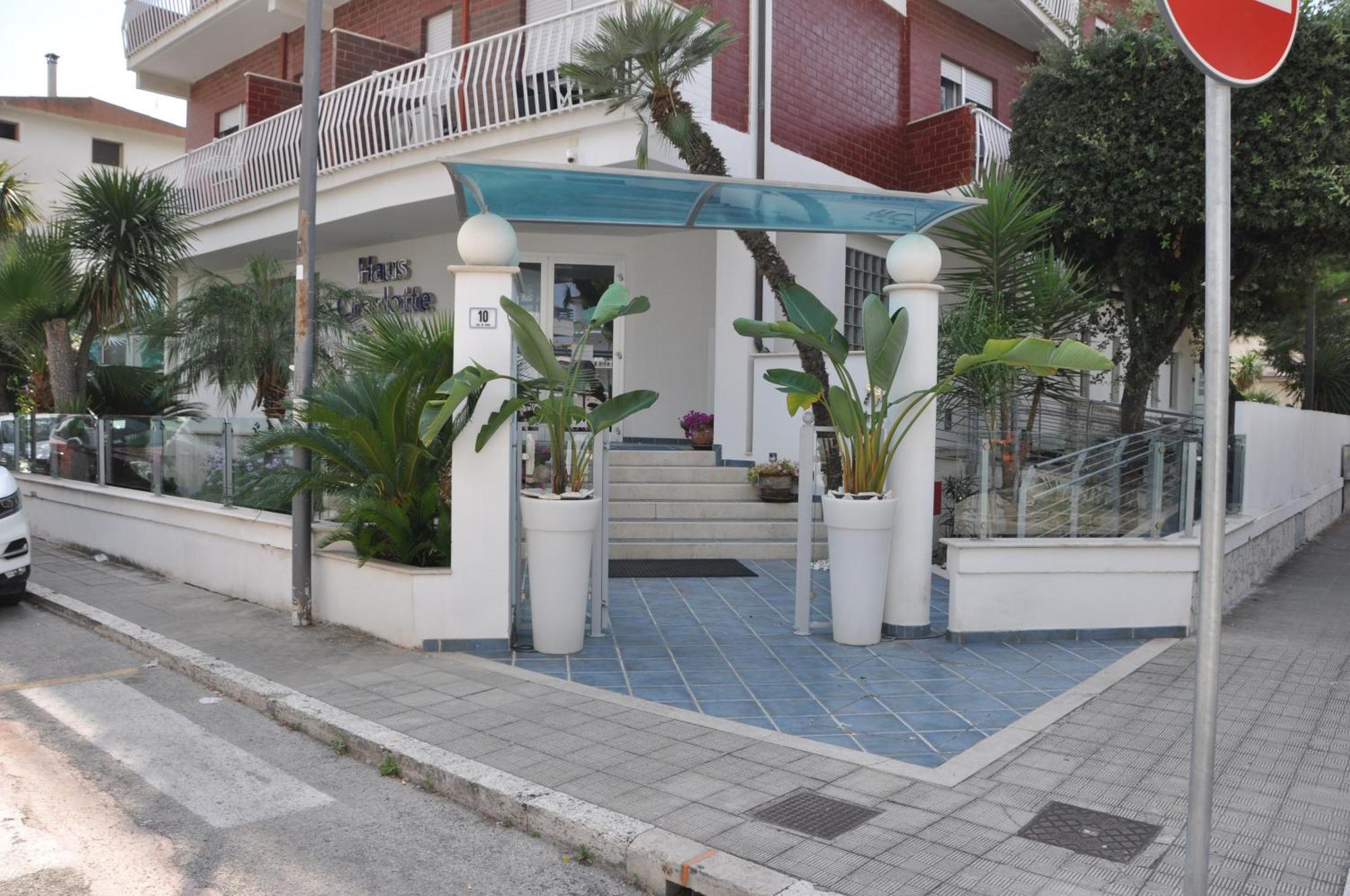 Hotel Haus Charlotte San Benedetto del Tronto Eksteriør billede